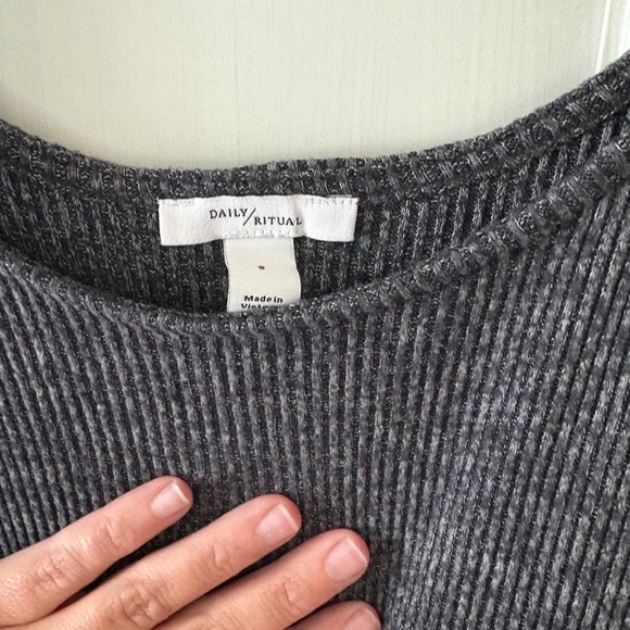 Daily Ritual Gray Ribbed Knit Top - Picture 2 of 4